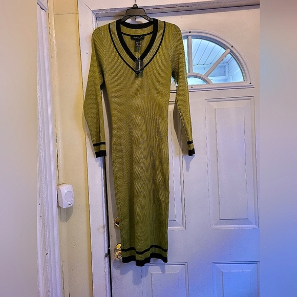 ASHLEY STEWART MAXI DRESS - Picture 1 of 8